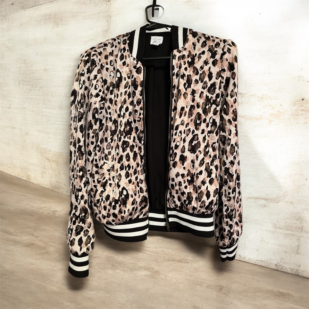 Chic Animal Print Bomber Jacket